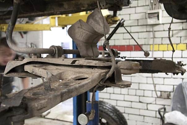 смена вышедшей из строя детали на новую